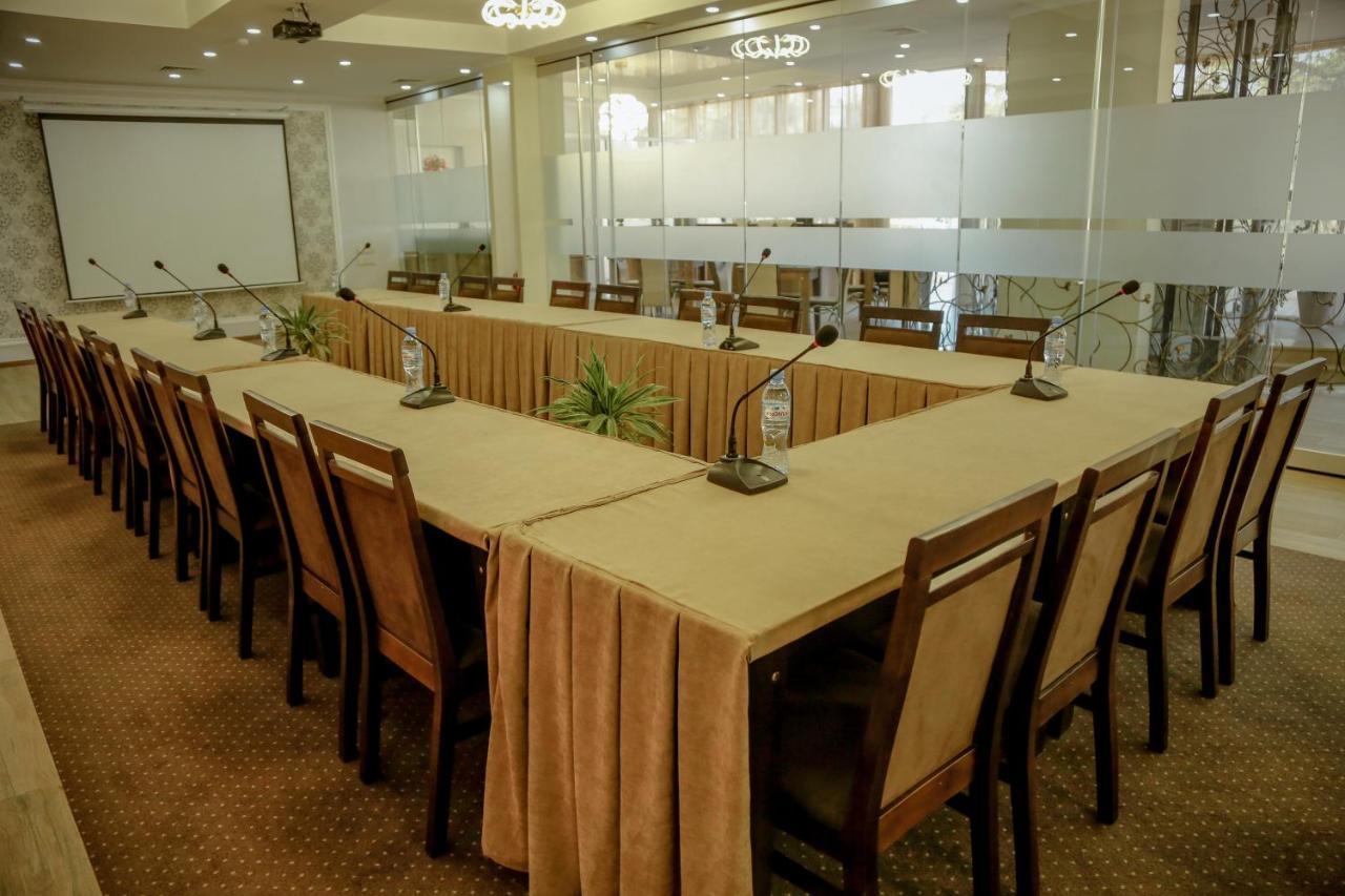 Hotel King David The Builder Кутаїсі Екстер'єр фото