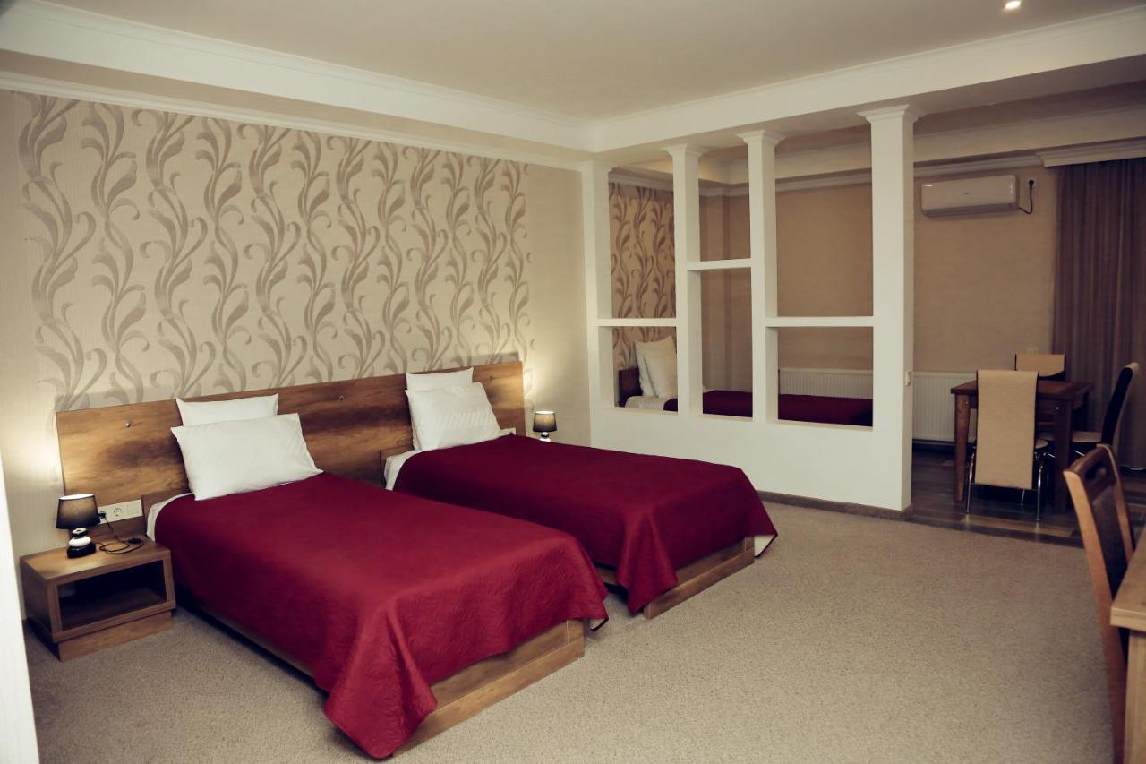 Hotel King David The Builder Кутаїсі Екстер'єр фото