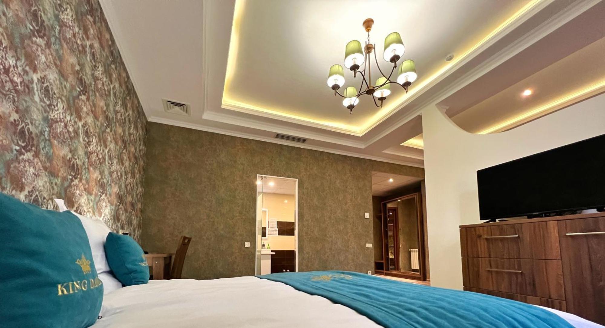 Hotel King David The Builder Кутаїсі Екстер'єр фото