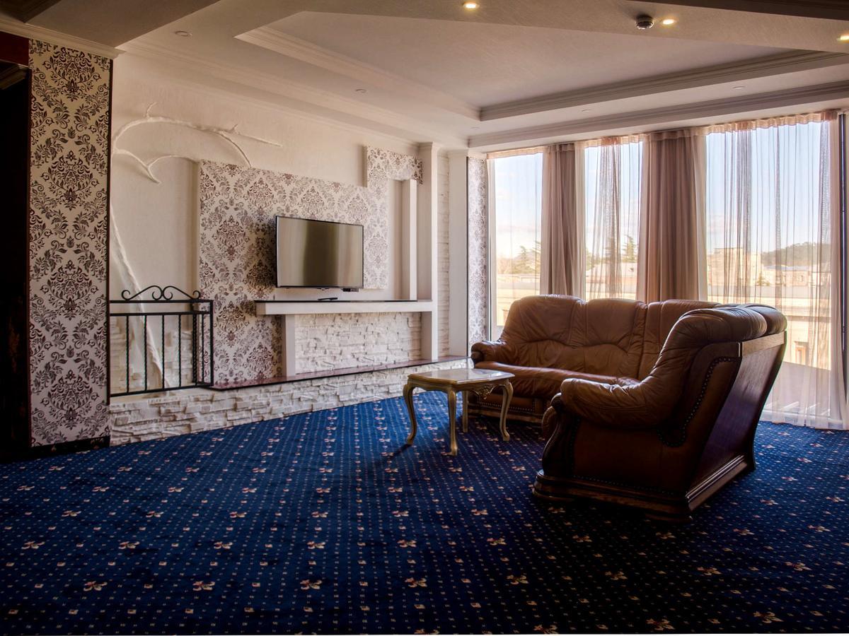 Hotel King David The Builder Кутаїсі Екстер'єр фото