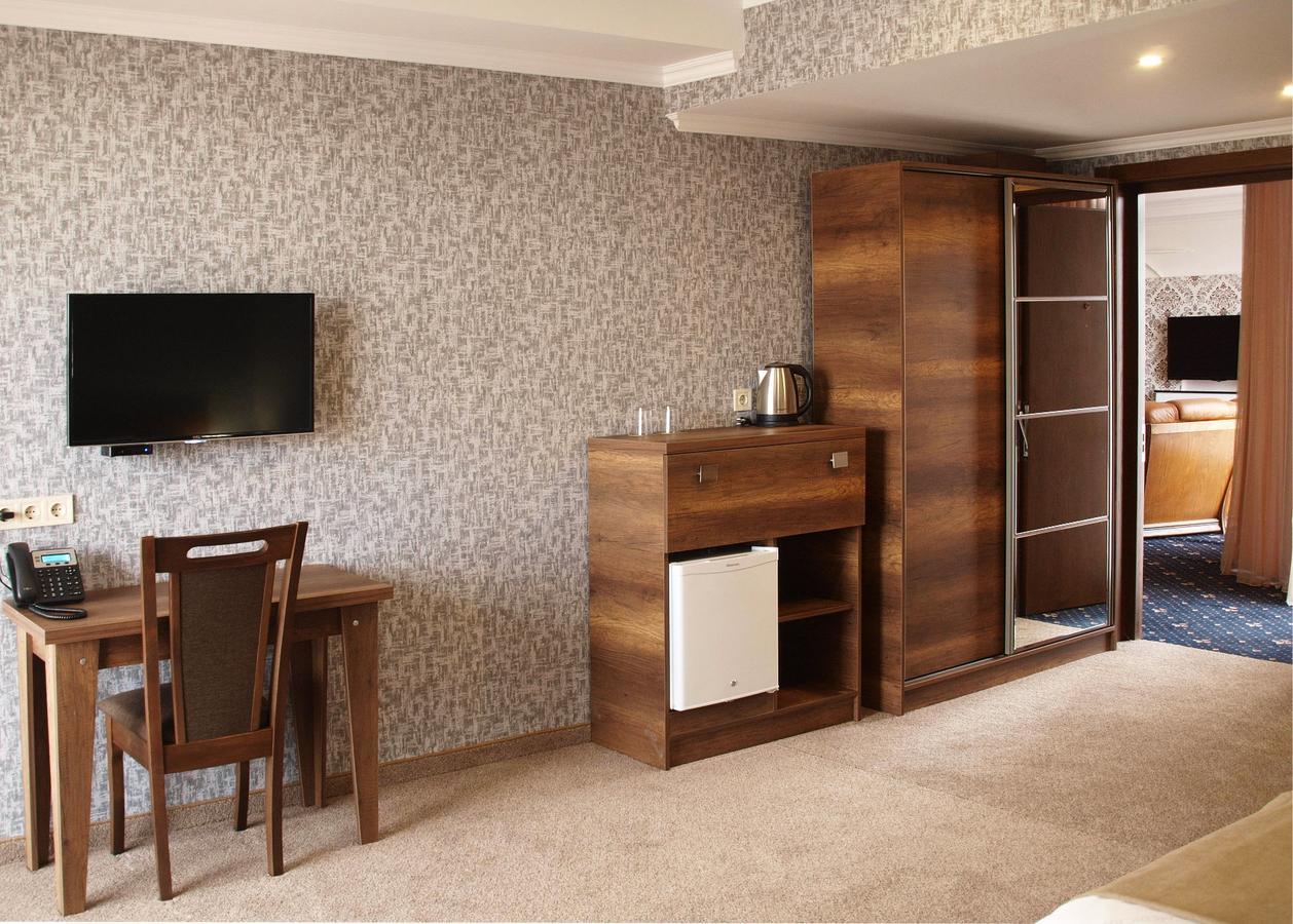 Hotel King David The Builder Кутаїсі Екстер'єр фото