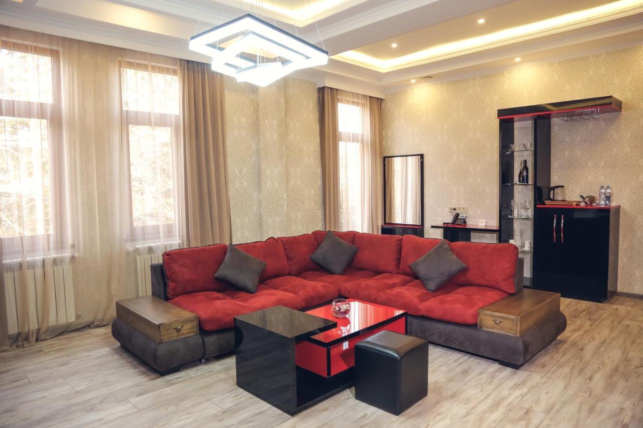 Hotel King David The Builder Кутаїсі Екстер'єр фото